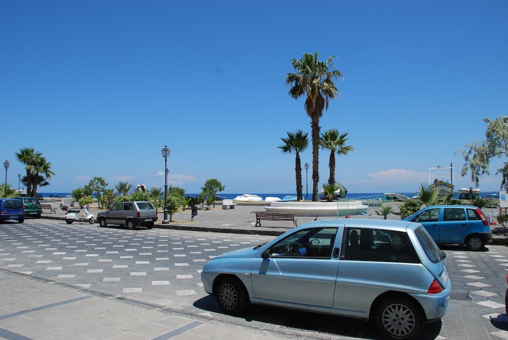 Vulcanoconsult Appartamenti Spiaggia Липари Екстериор снимка