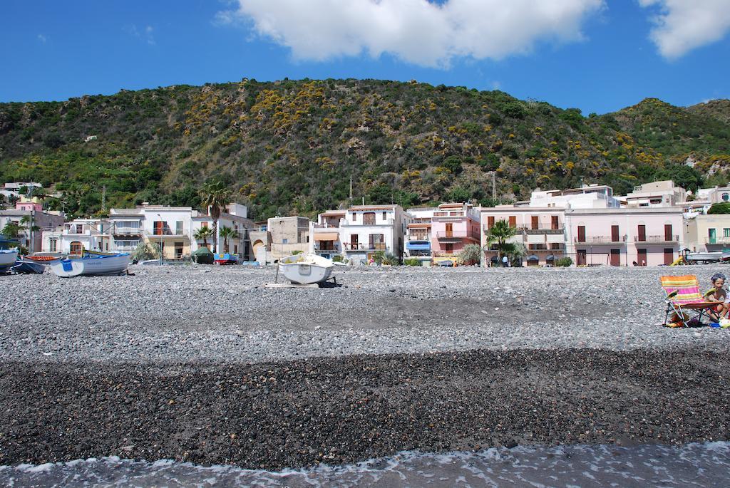 Vulcanoconsult Appartamenti Spiaggia Липари Екстериор снимка